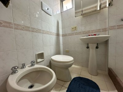 Apartamento ID.2960 - Apartamento en venta  y alquiler de 3 dormitorios en Punta del Este