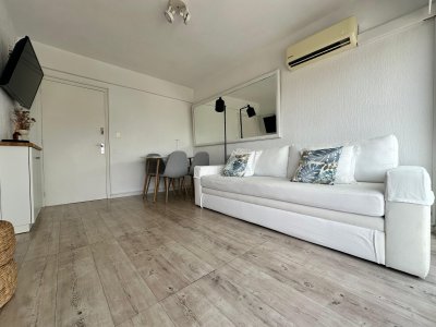 Apartamento ID.3216 - VENTA AIDY GRILL 20 METROS DE CHIVERTA  PUNTA DEL ESTE