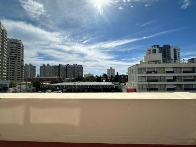 Apartamento ID.2960 - Apartamento en venta  y alquiler de 3 dormitorios en Punta del Este