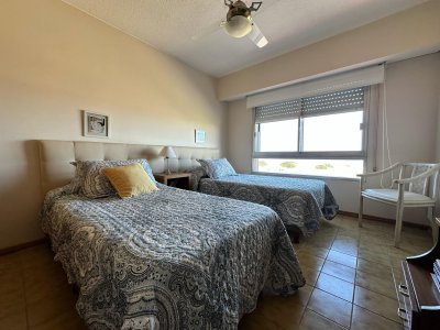 Apartamento ID.2831 - Apartamento de 2 dormitorios en alquiler y venta en Punta del Este