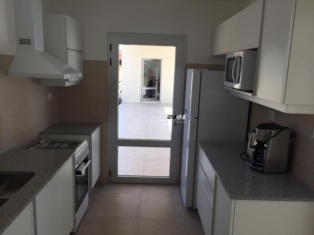 Apartamento ID.3123 - apartamento en venta  sobre playa mansa