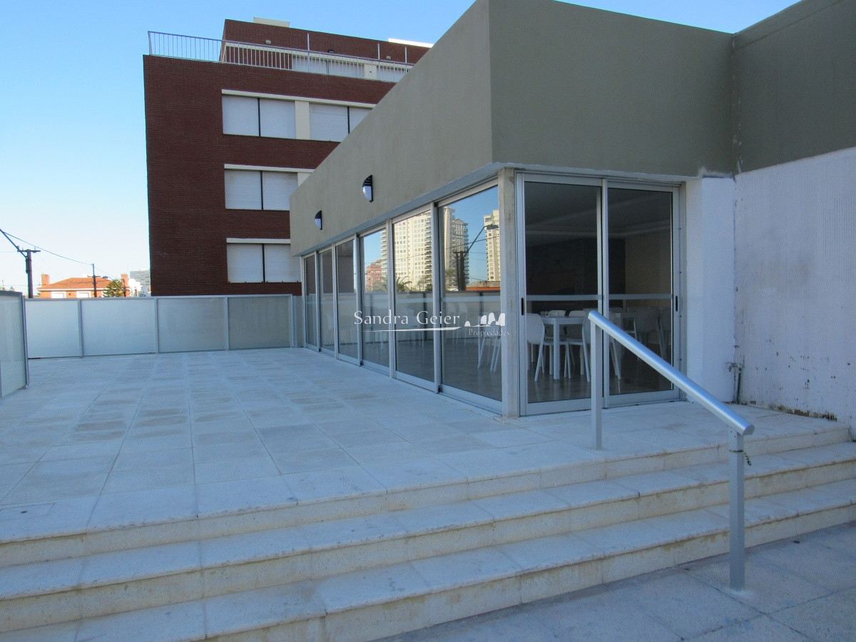 Apartamento ID.3550 - Apartamento de 3 dormitorios en venta sobre playa mansa