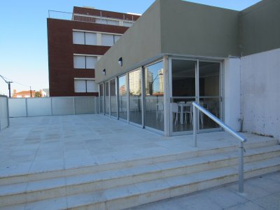 Apartamento ID.3550 - Apartamento de 3 dormitorios en venta sobre playa mansa