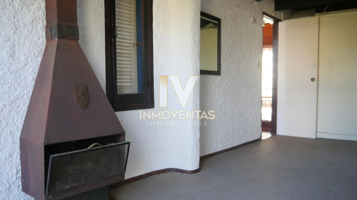 Casa ID.4179 - Casa en venta de dos dormitorio y dependencia en Punta del Este