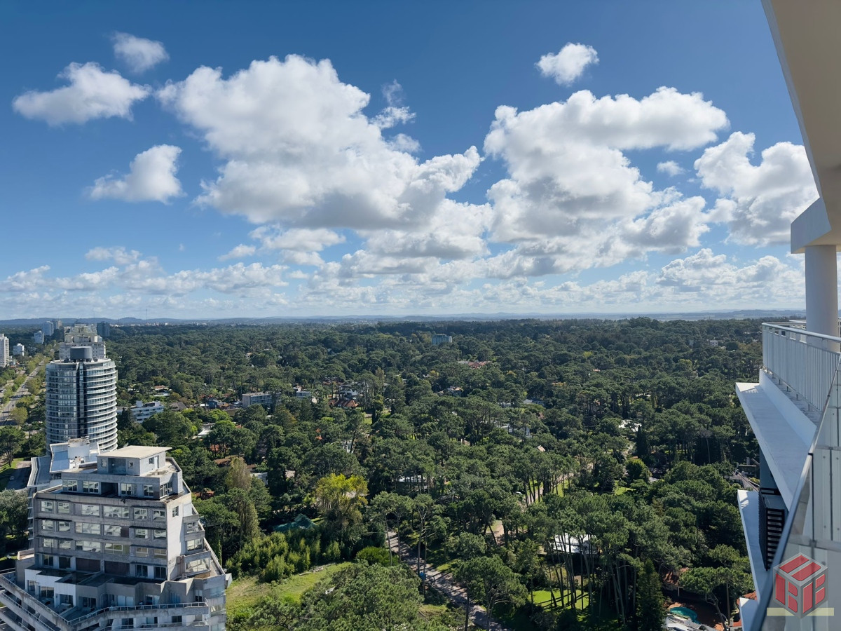 Apartamento ID.8819 - Penthouse en VENTA, 3 dormitorios en suite + Dependencia, vista 360°.