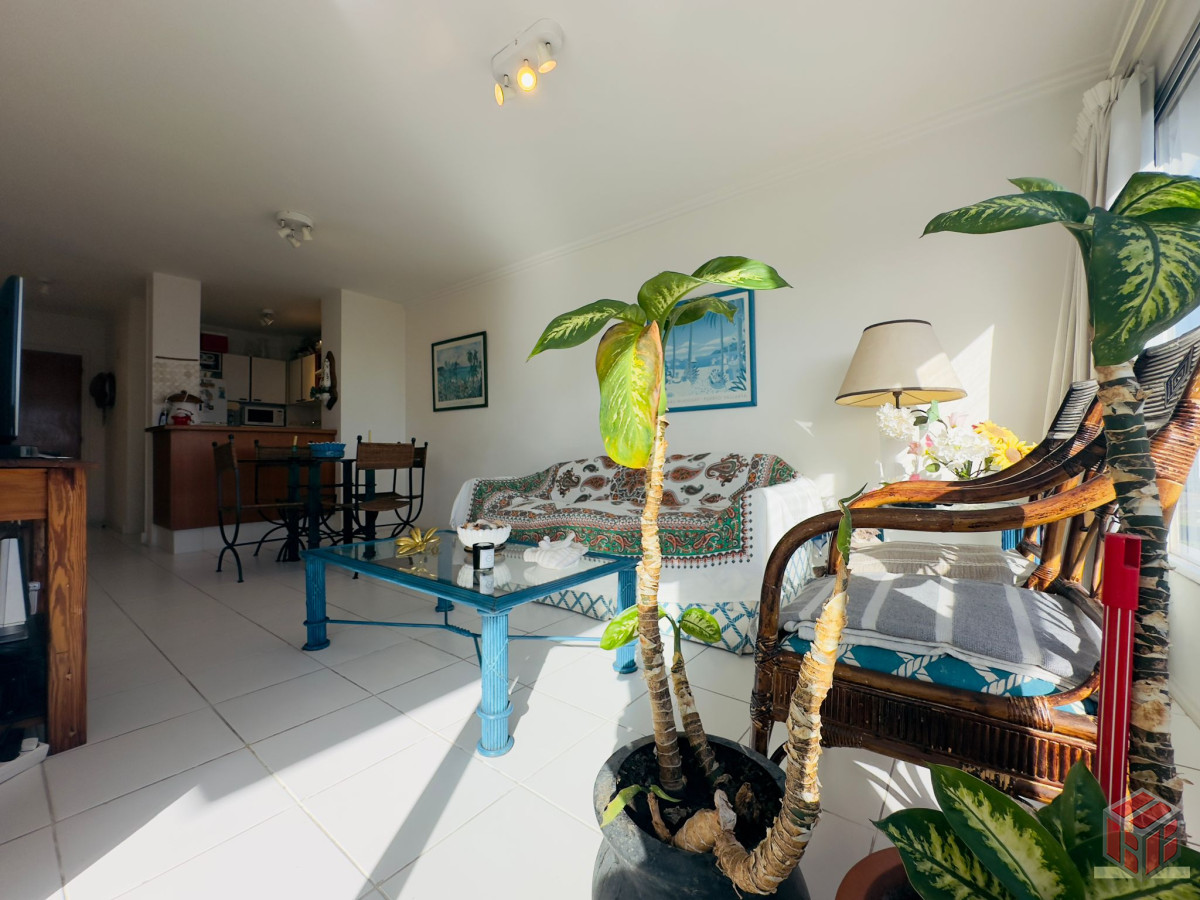 Apartamento ID.8844 - Apto en venta de 2 dormitorios, 2 baños, Punta del este. 