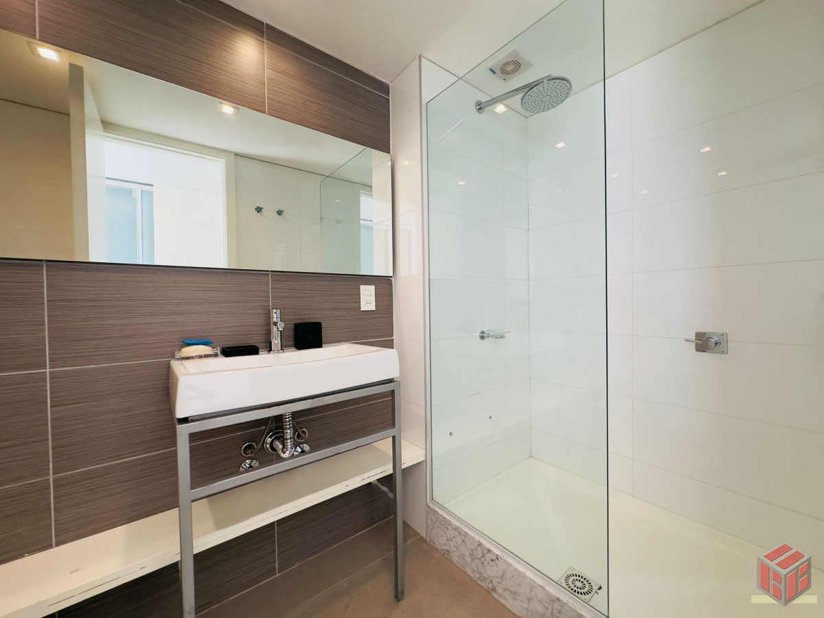 Apartamento ID.8819 - Penthouse en VENTA, 3 dormitorios en suite + Dependencia, vista 360°.