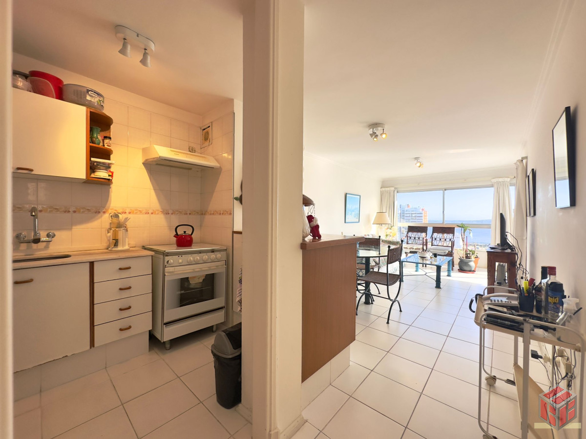 Apartamento ID.8844 - Apto en venta de 2 dormitorios, 2 baños, Punta del este. 