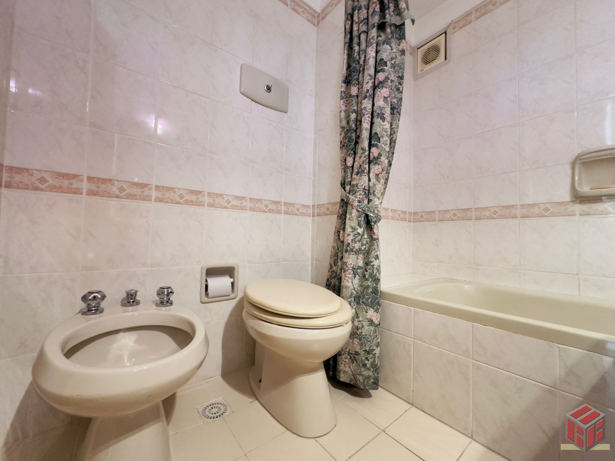 Apartamento ID.8844 - Apto en venta de 2 dormitorios, 2 baños, Punta del este. 