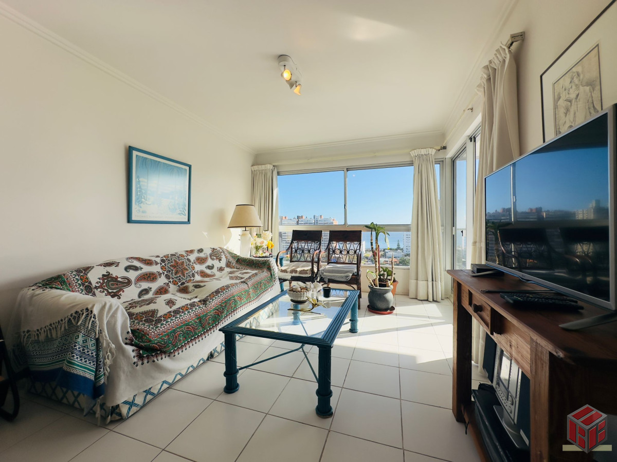 Apartamento ID.8844 - Apto en venta de 2 dormitorios, 2 baños, Punta del este. 