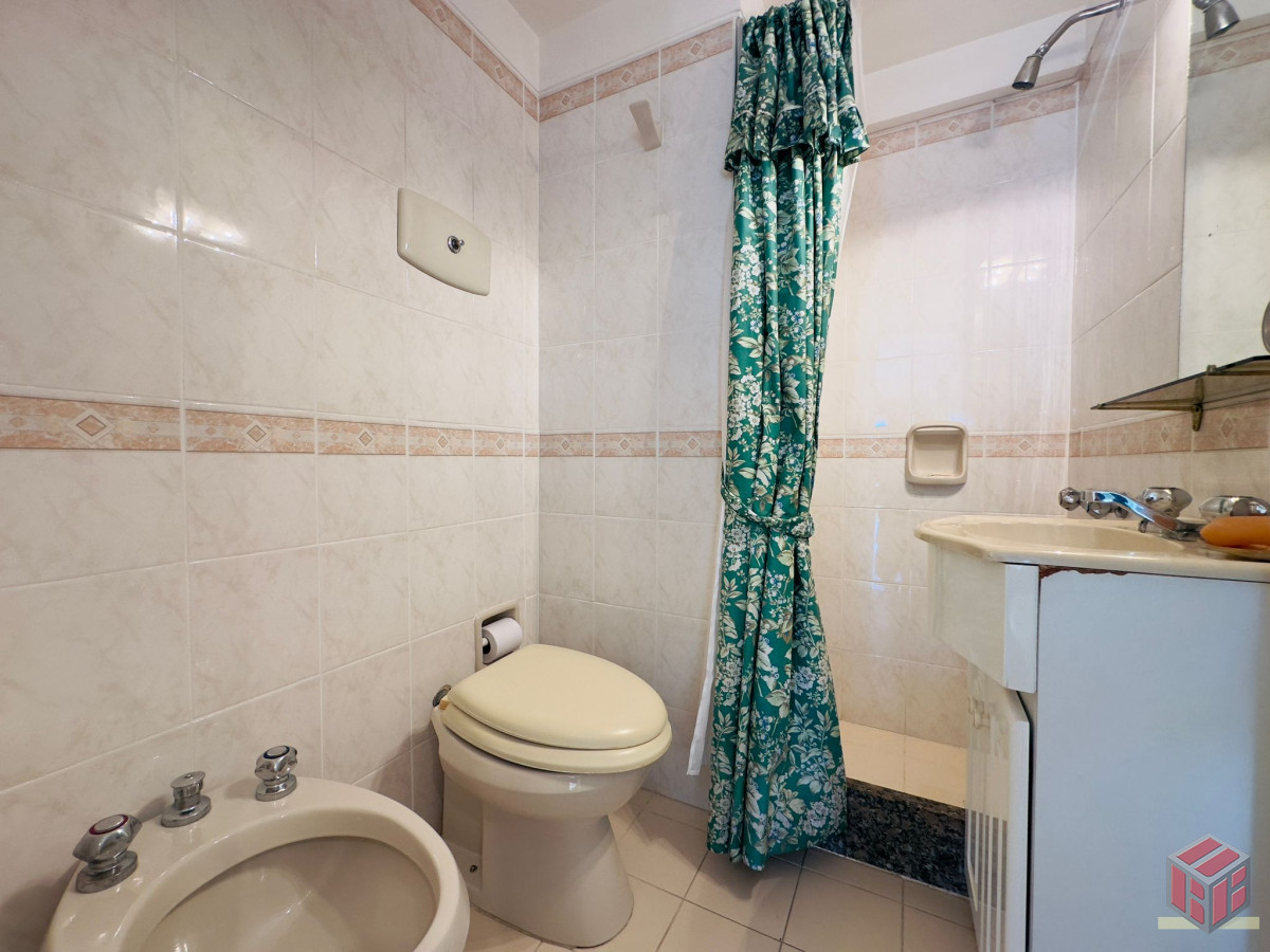 Apartamento ID.8844 - Apto en venta de 2 dormitorios, 2 baños, Punta del este. 