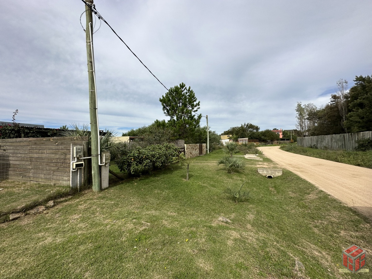 Terreno ID.8625 - Terreno con mejoras, mas contenedor para vivir!