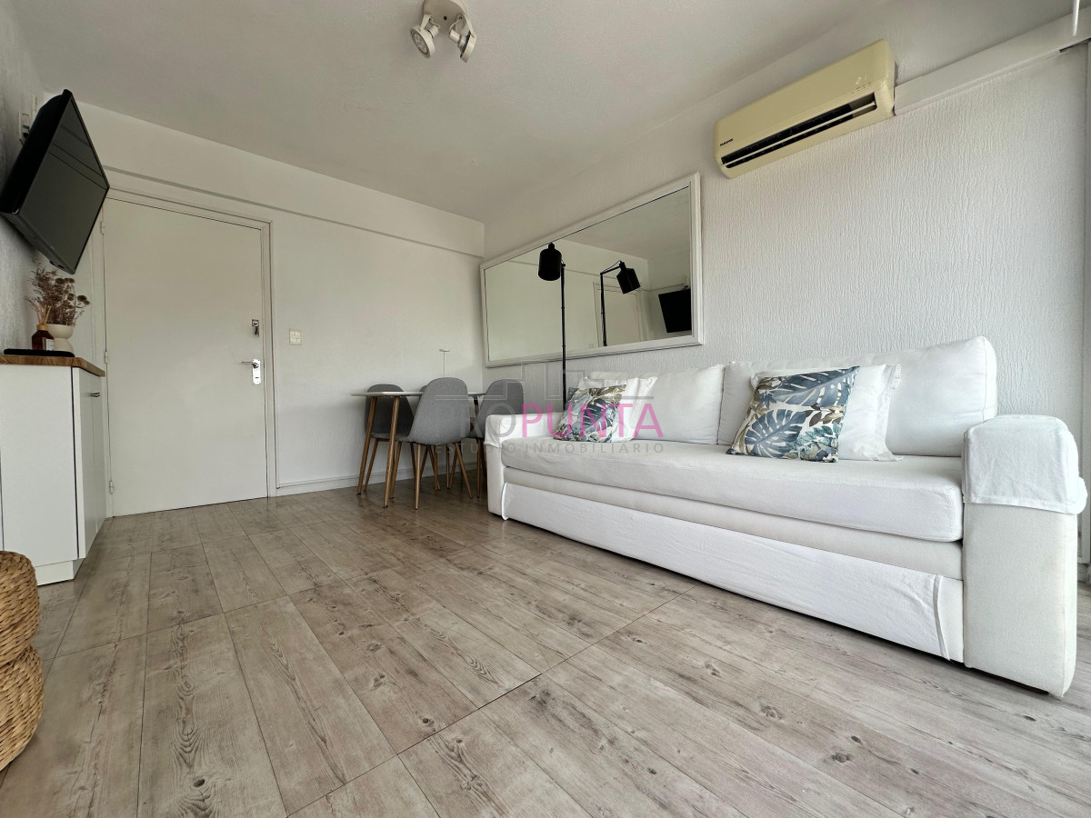 Apartamento ID.3216 - VENTA AIDY GRILL 20 METROS DE CHIVERTA  PUNTA DEL ESTE