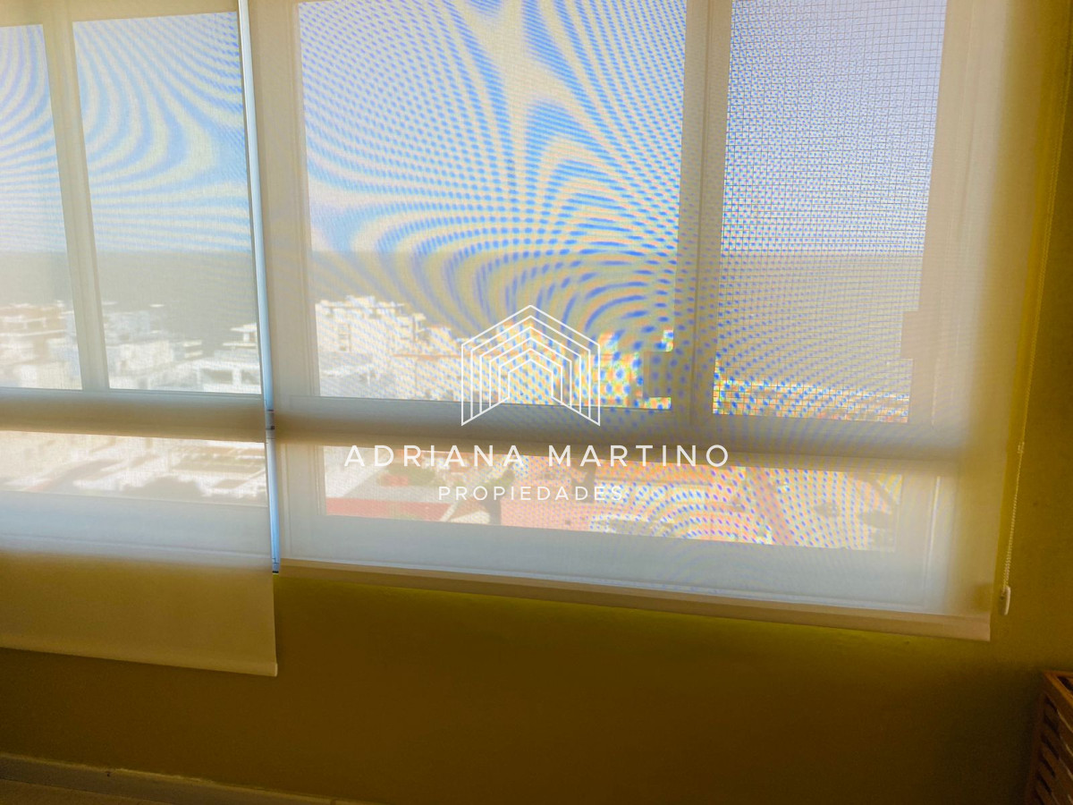 Apartamento ID.70234 - Apartamento en venta de 3 dormitorios y dependencia en Punta del Este