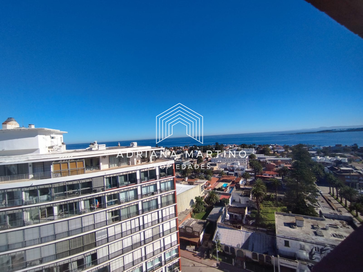 Apartamento ID.70218 - Venta de apartamento de 3 dormitorios en Punta del Este