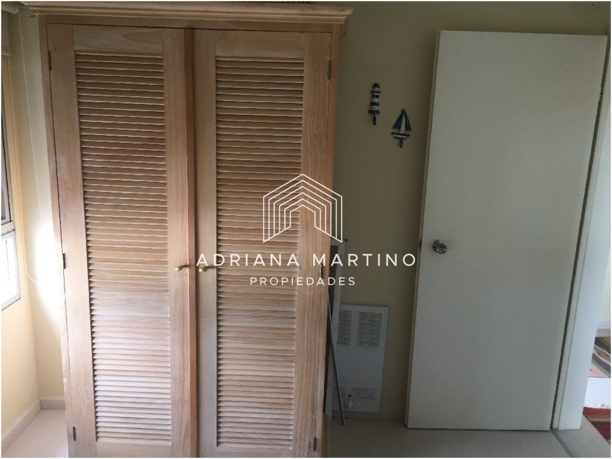 Apartamento ID.70234 - Apartamento en venta de 3 dormitorios y dependencia en Punta del Este