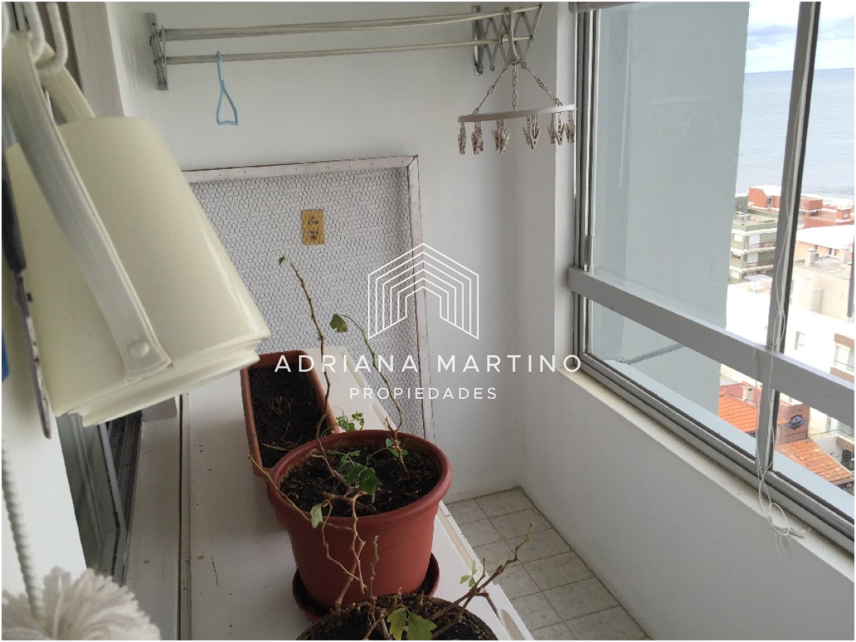 Apartamento ID.70234 - Apartamento en venta de 3 dormitorios y dependencia en Punta del Este