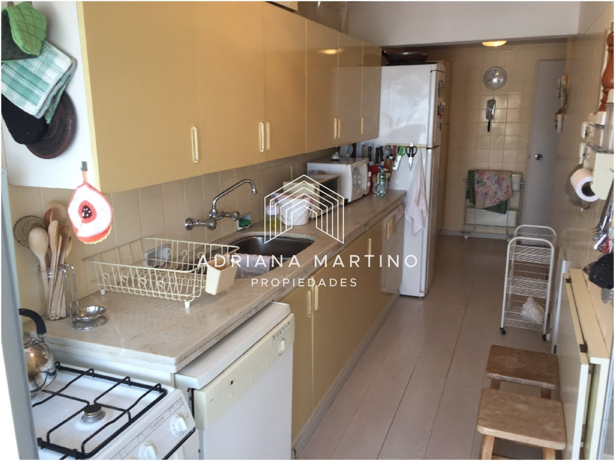 Apartamento ID.70234 - Apartamento en venta de 3 dormitorios y dependencia en Punta del Este