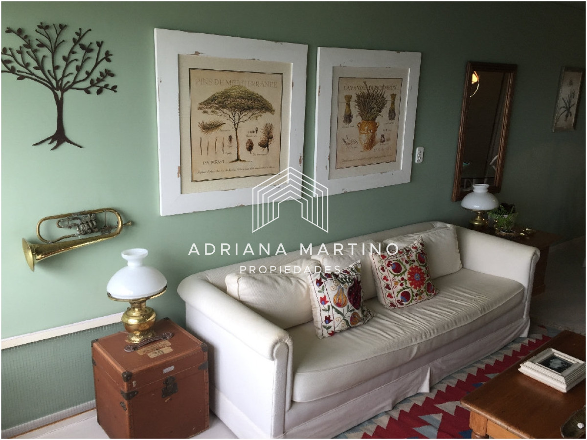 Apartamento ID.70234 - Apartamento en venta de 3 dormitorios y dependencia en Punta del Este