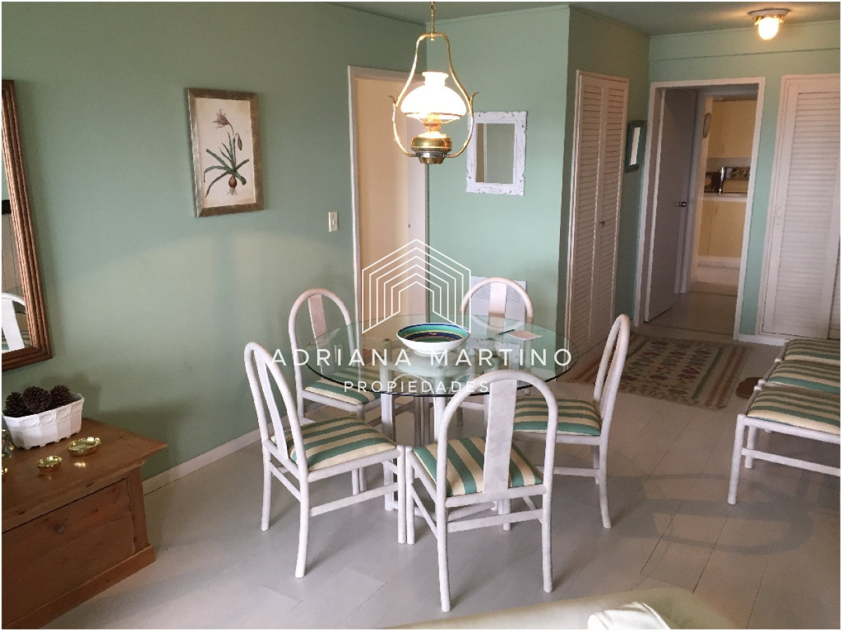 Apartamento ID.70234 - Apartamento en venta de 3 dormitorios y dependencia en Punta del Este