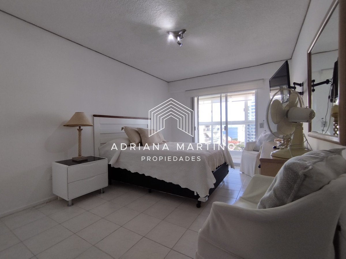 Apartamento ID.71009 - Apartamento de un dormitorio y medio en alquiler y venta en Punta del Este