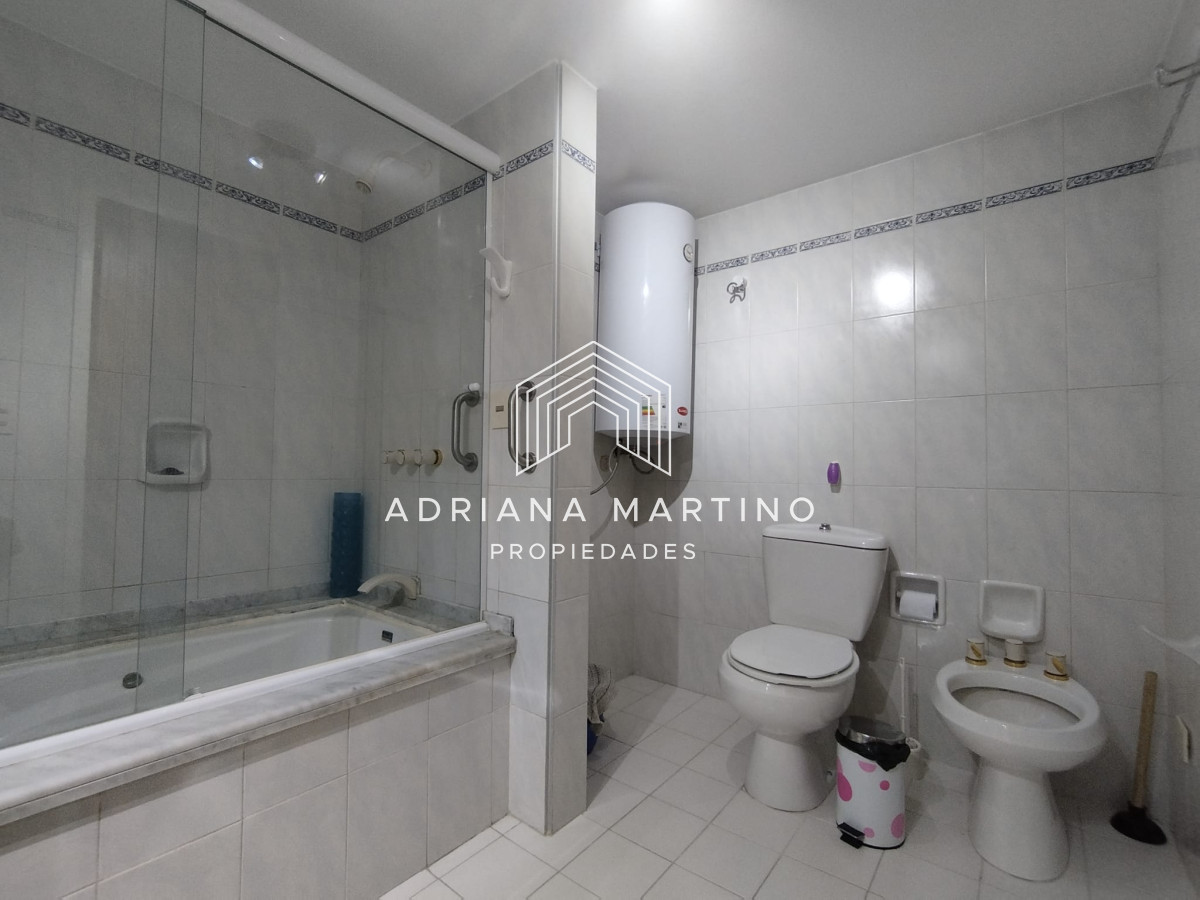 Apartamento ID.71009 - Apartamento de un dormitorio y medio en alquiler y venta en Punta del Este