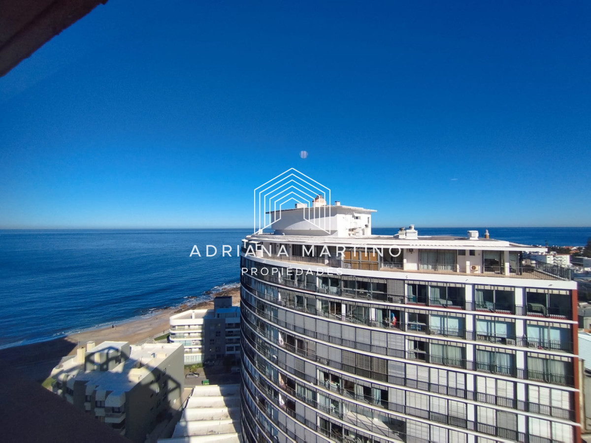 Apartamento ID.70218 - Venta de apartamento de 3 dormitorios en Punta del Este