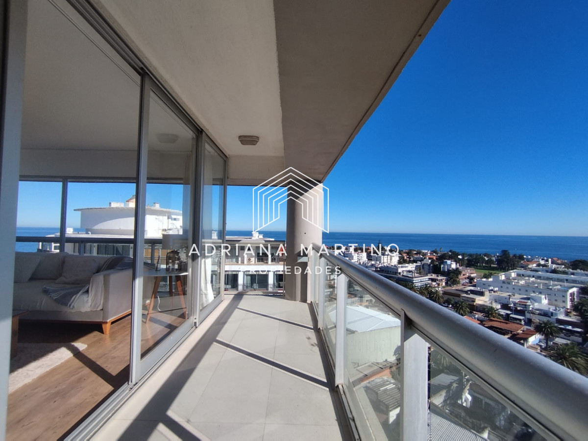Apartamento ID.70218 - Venta de apartamento de 3 dormitorios en Punta del Este