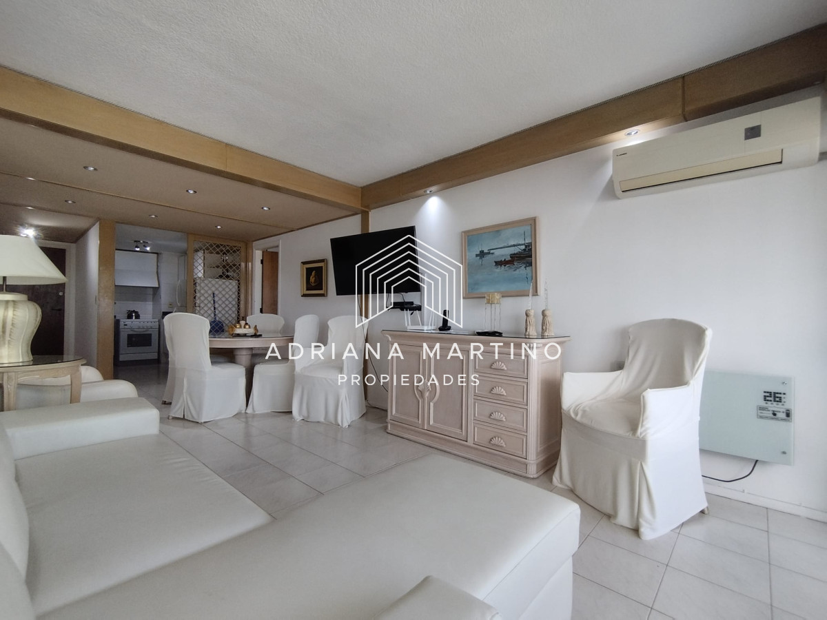 Apartamento ID.71009 - Apartamento de un dormitorio y medio en alquiler y venta en Punta del Este