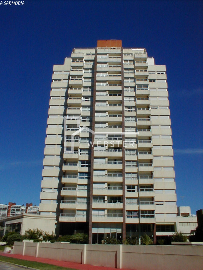 Apartamento ID.1568 - Apartamento de 3 dormitorios en venta en Punta del Este