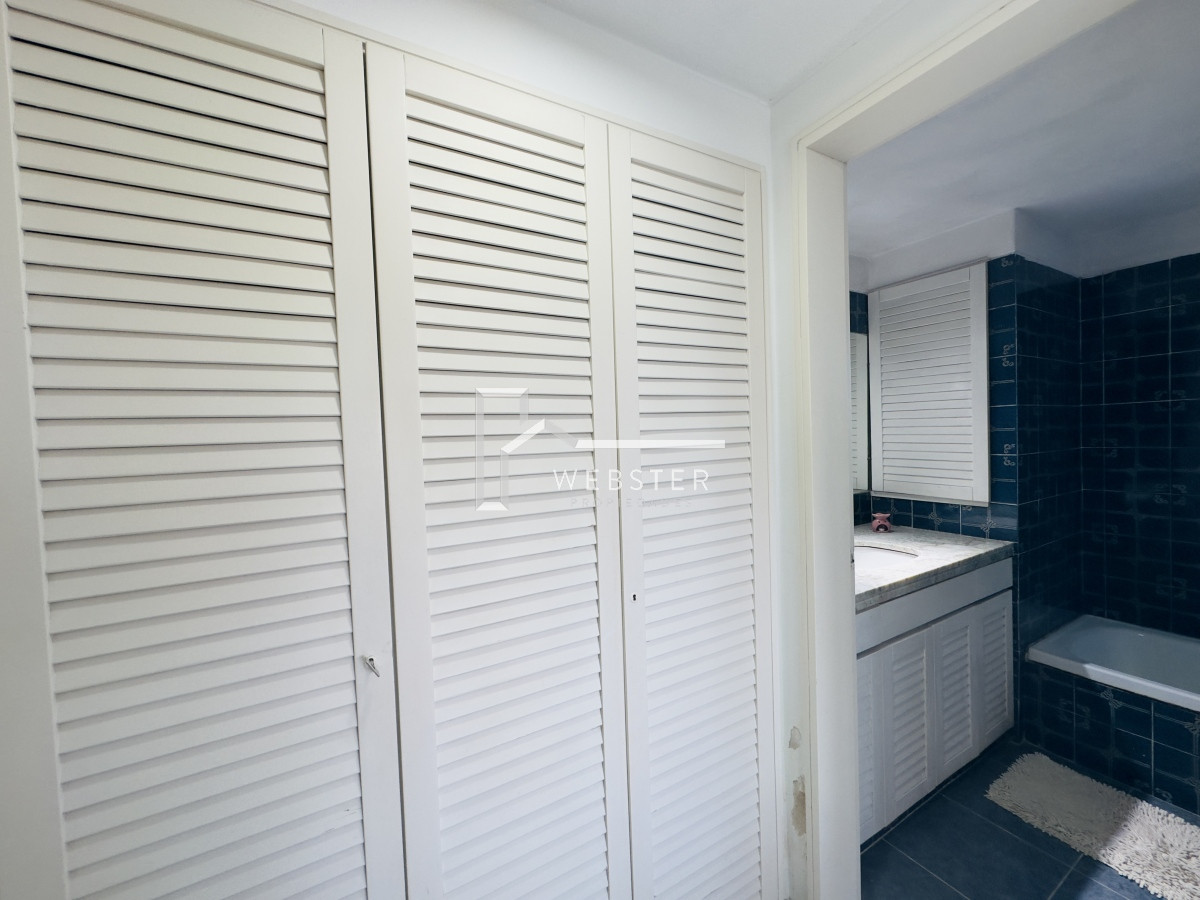 Apartamento ID.2241 - Venta de Apartamento de 2 dormitorios, 2 baños, balcon, vista.