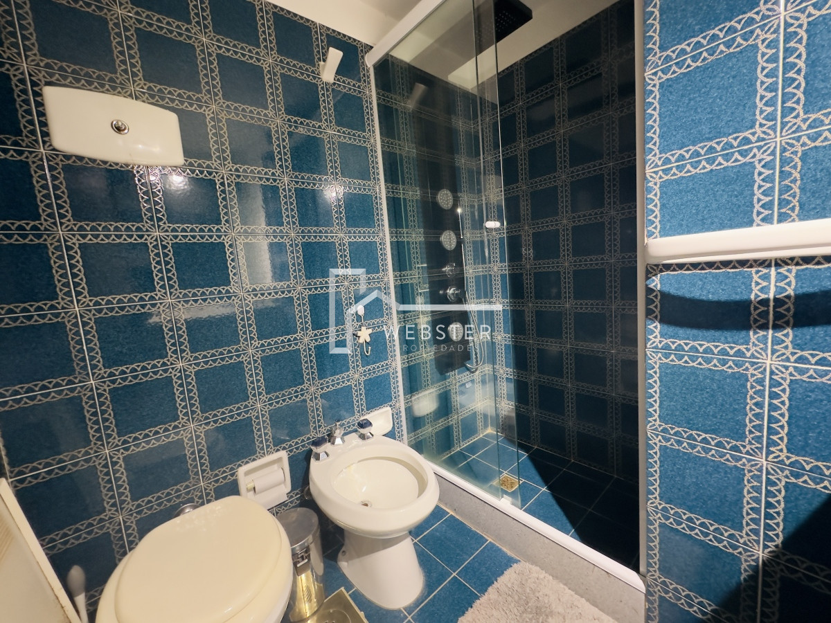 Apartamento ID.2241 - Venta de Apartamento de 2 dormitorios, 2 baños, balcon, vista.