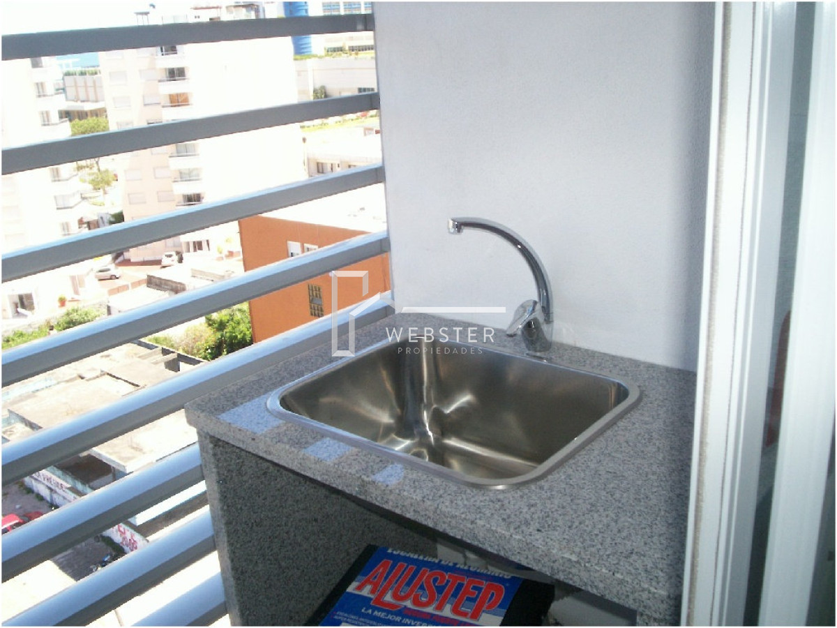 Apartamento ID.1704 - Venta apartamento de 2 dor con parrillero, balcón en Puta del Este
