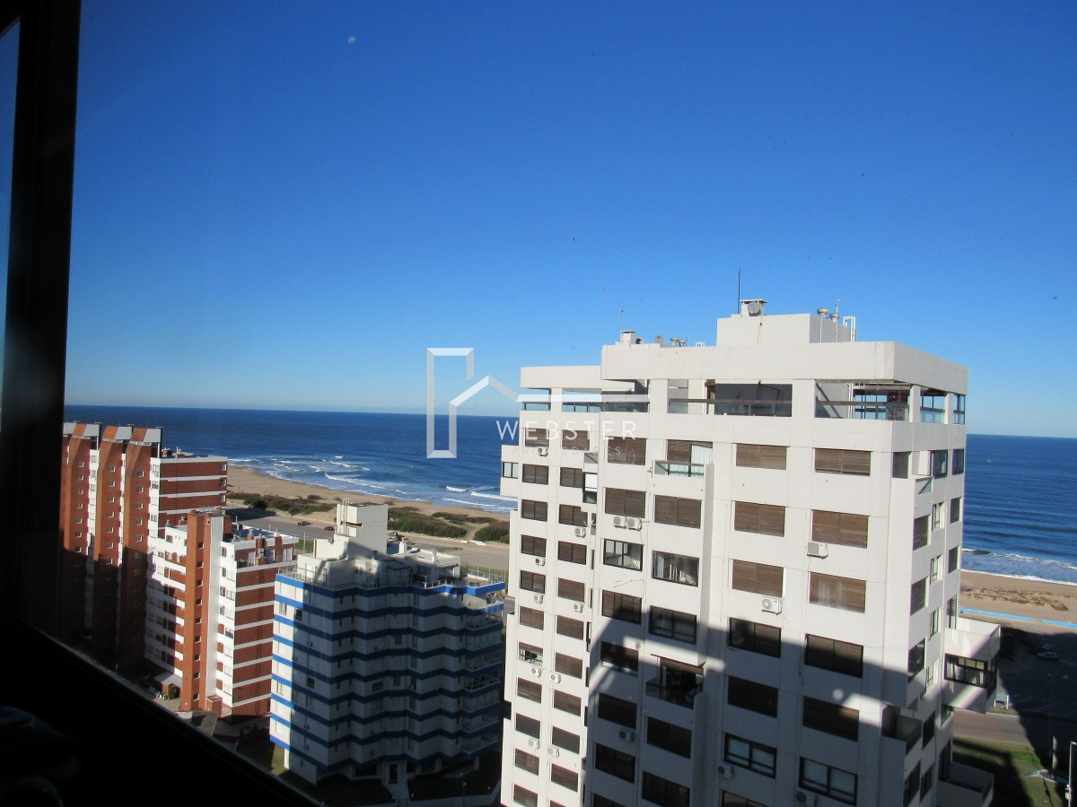 Apartamento ID.1570 - Apartamento en venta de 3 dormitorios en Punta del Este