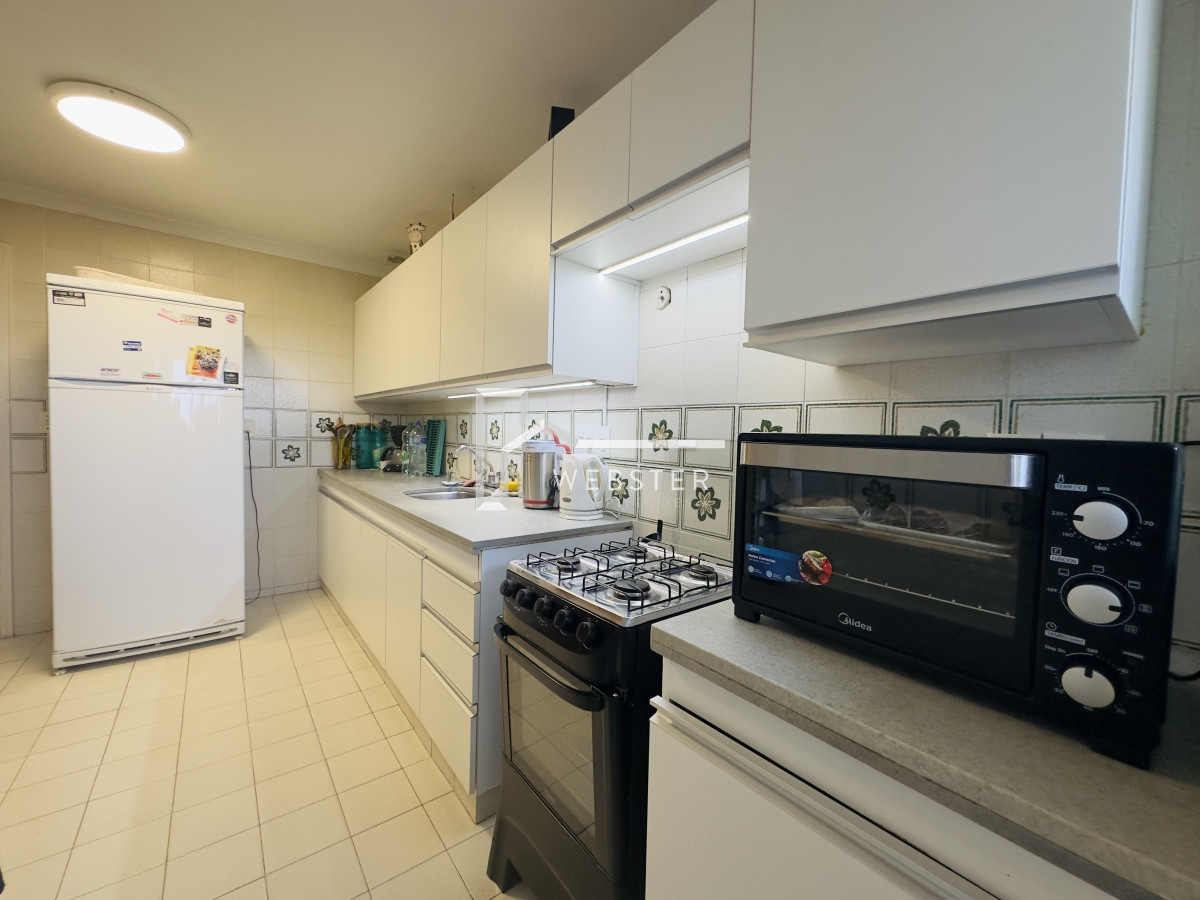 Apartamento ID.2241 - Venta de Apartamento de 2 dormitorios, 2 baños, balcon, vista.