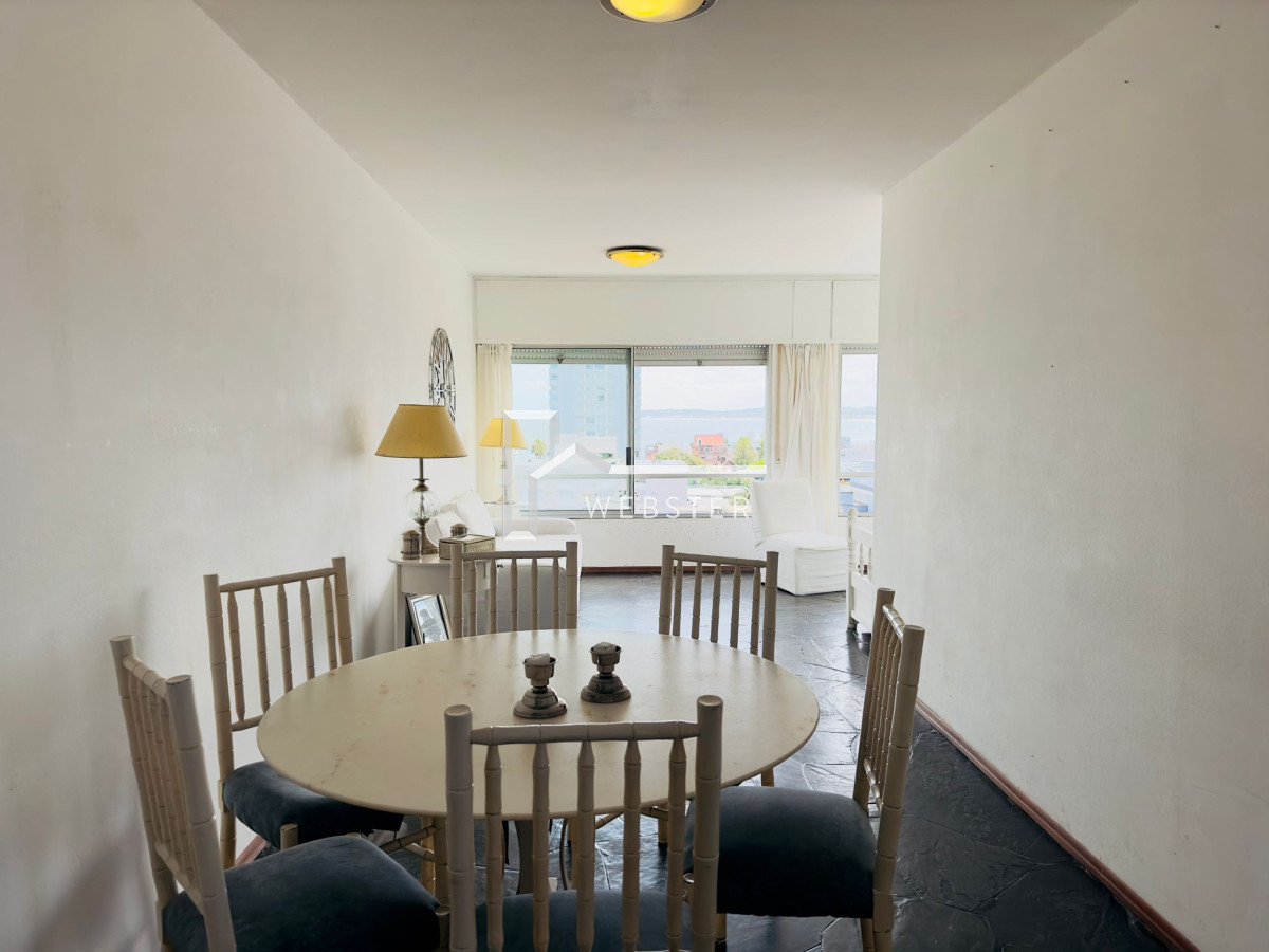 Apartamento ID.2240 - Apartamento de dos dormitorios en venta en Punta del Este