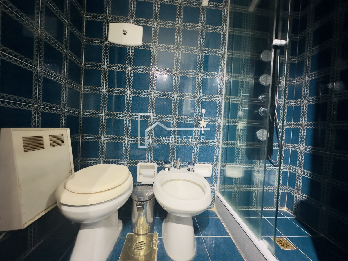 Apartamento ID.2241 - Venta de Apartamento de 2 dormitorios, 2 baños, balcon, vista.