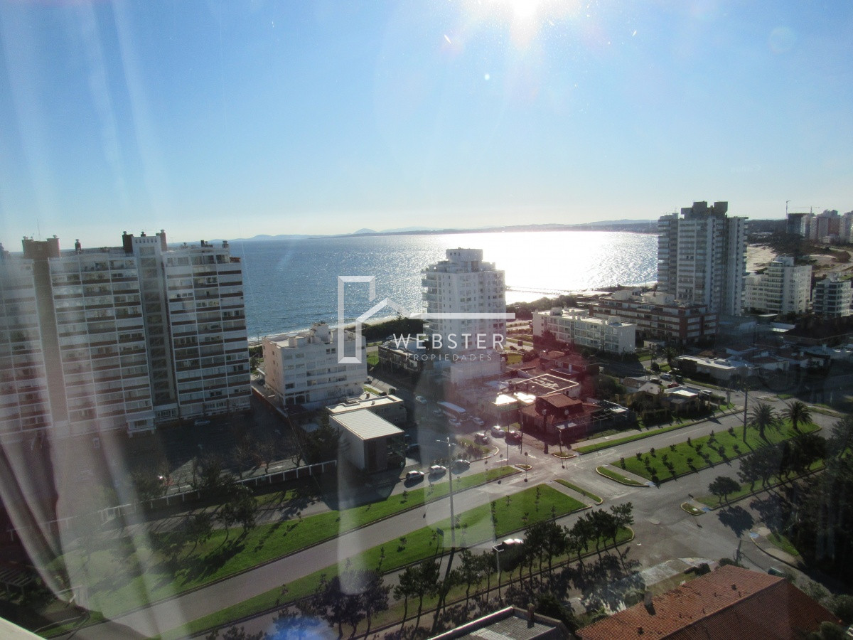 Apartamento ID.1570 - Apartamento en venta de 3 dormitorios en Punta del Este