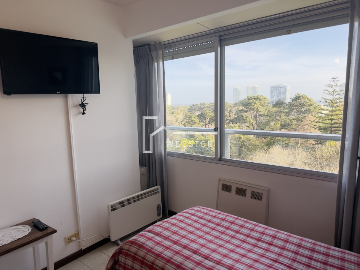 Apartamento ID.2241 - Venta de Apartamento de 2 dormitorios, 2 baños, balcon, vista.
