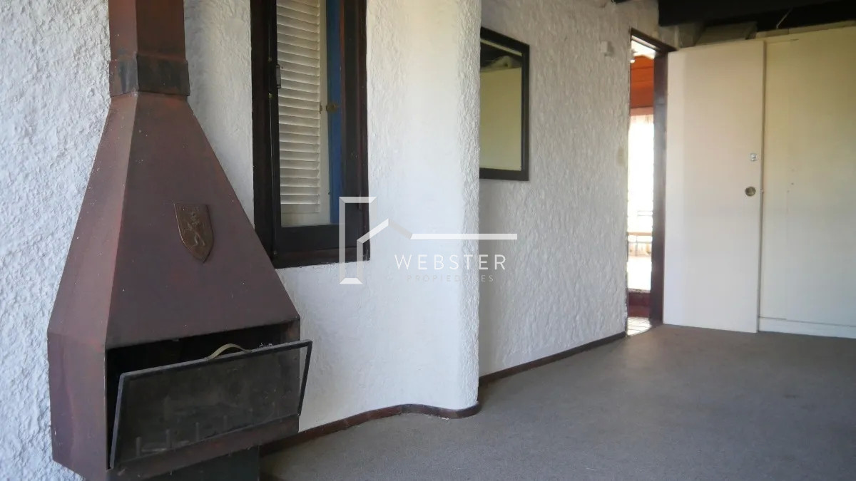 Casa ID.1896 - Casa en venta de dos dormitorio y dependencia en Punta del Este
