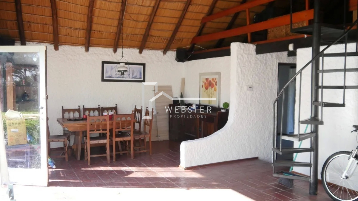 Casa ID.1896 - Casa en venta de dos dormitorio y dependencia en Punta del Este