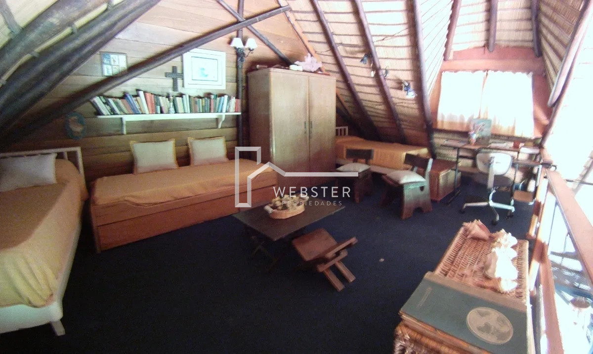 Casa ID.1896 - Casa en venta de dos dormitorio y dependencia en Punta del Este