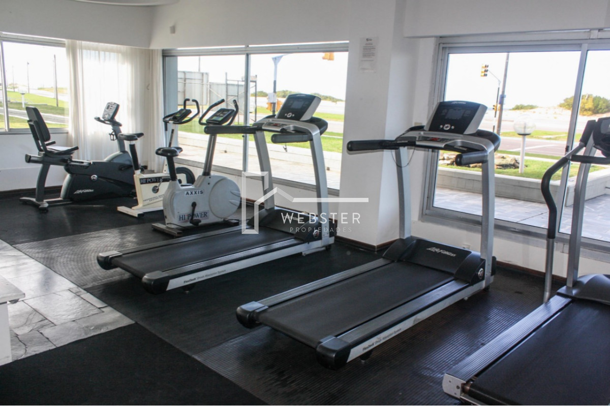 Apartamento ID.1708 -  Apartamento en venta frente al mar Punta del Este