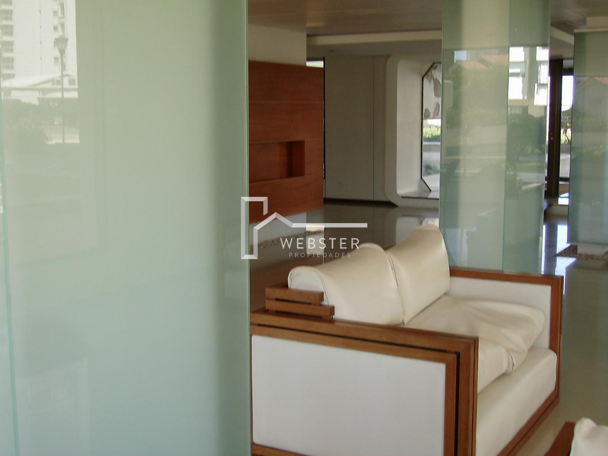 Apartamento ID.2095 - Apartamento de 3 dormitorios en venta en Punta del Este
