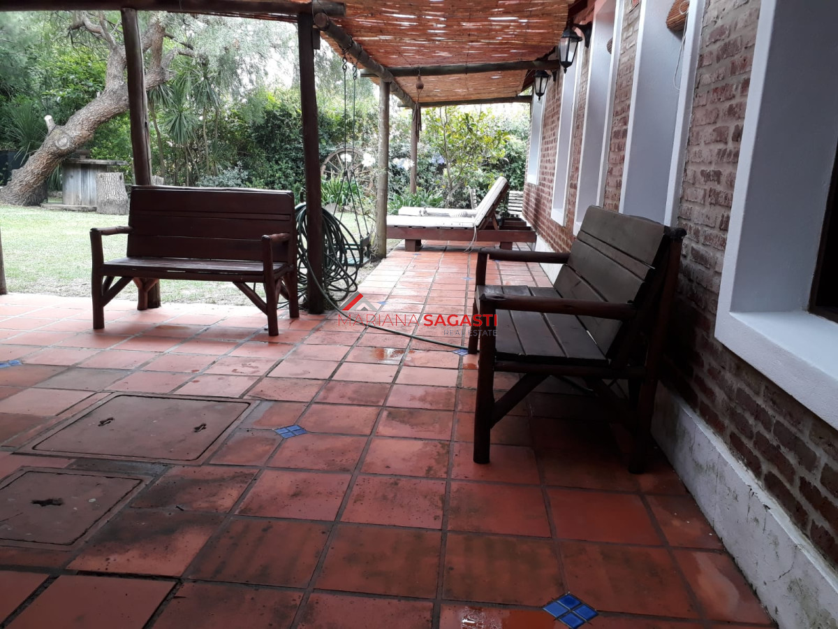 Casa ID.3863 - Alquiler y venta de casa de 3 dormitorios en Punta del Este