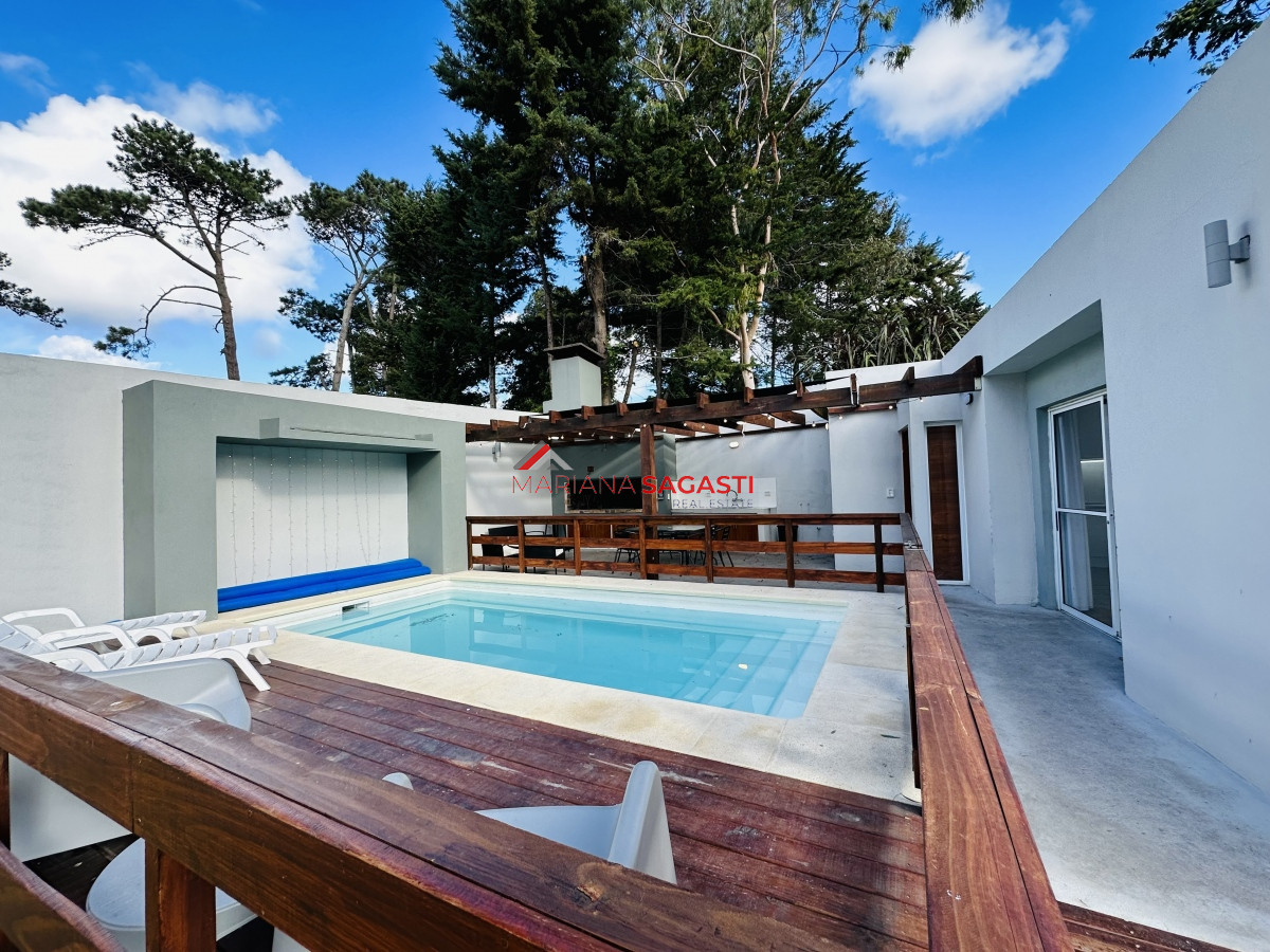 Casa ID.3859 - Casa con piscina en venta  en Punta del Este