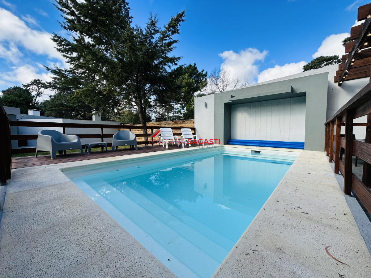 Casa ID.3859 - Casa con piscina en venta  en Punta del Este