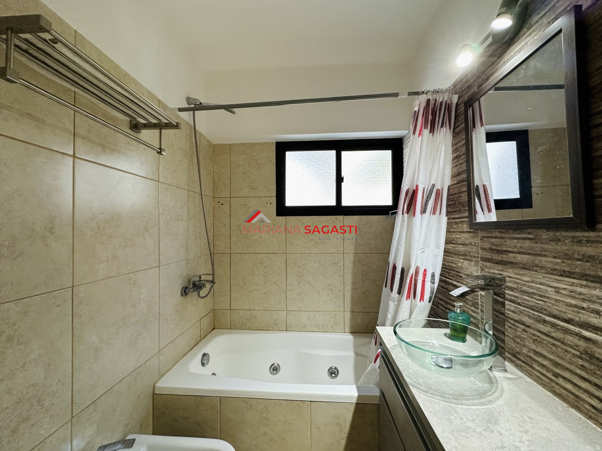 Casa ID.3859 - Casa con piscina en venta  en Punta del Este
