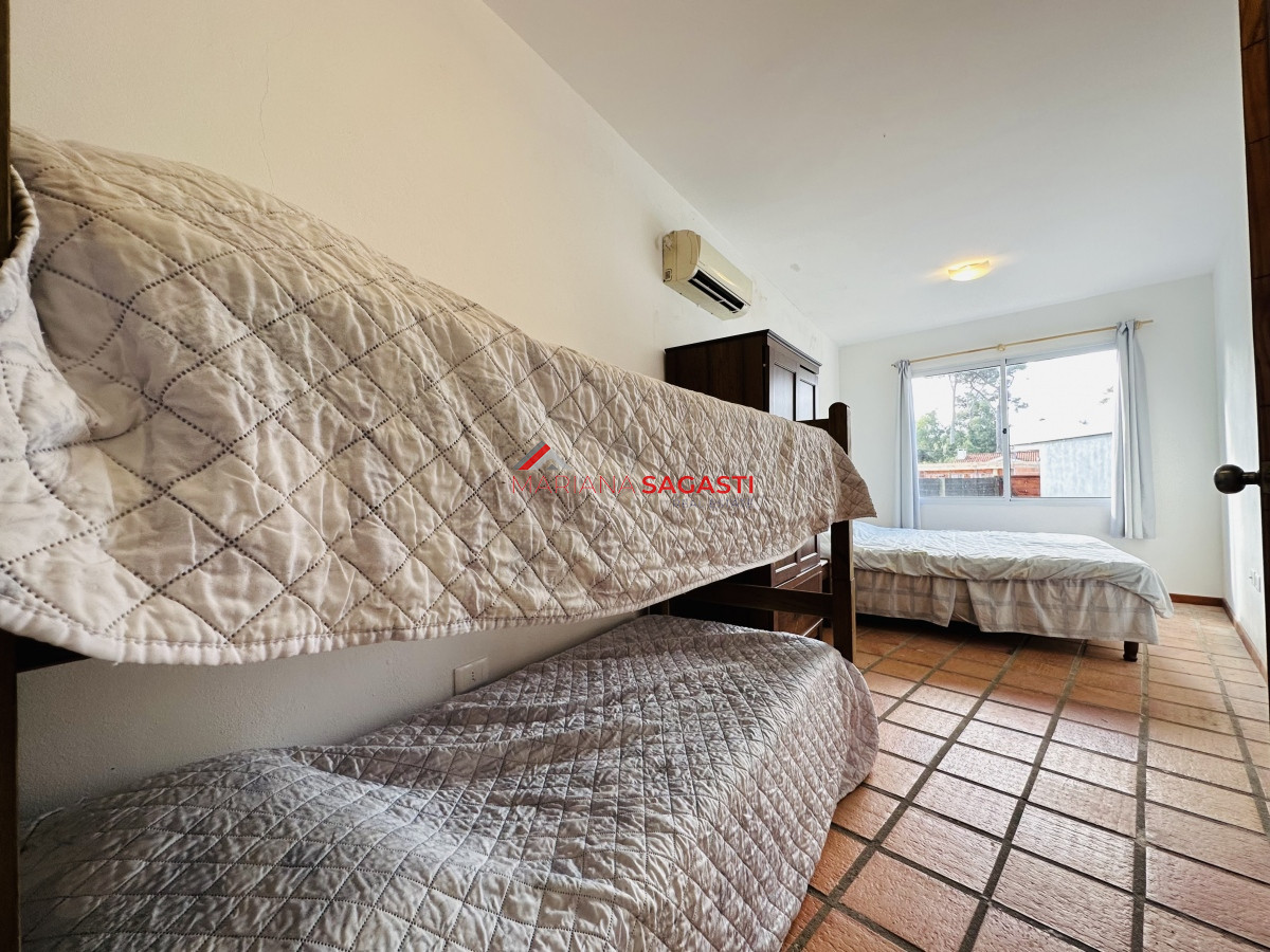 Casa ID.3859 - Casa con piscina en venta  en Punta del Este