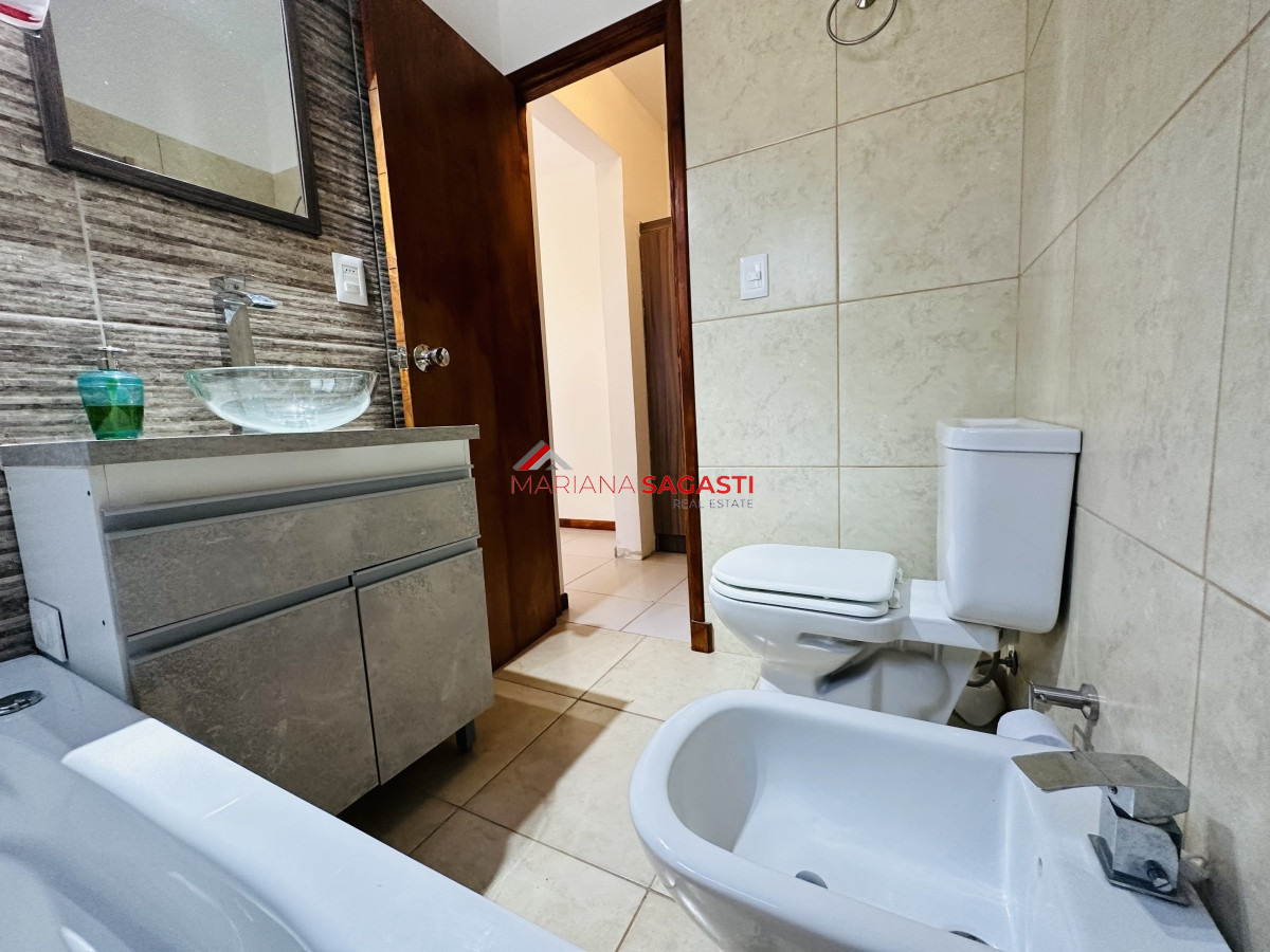 Casa ID.3859 - Casa con piscina en venta  en Punta del Este